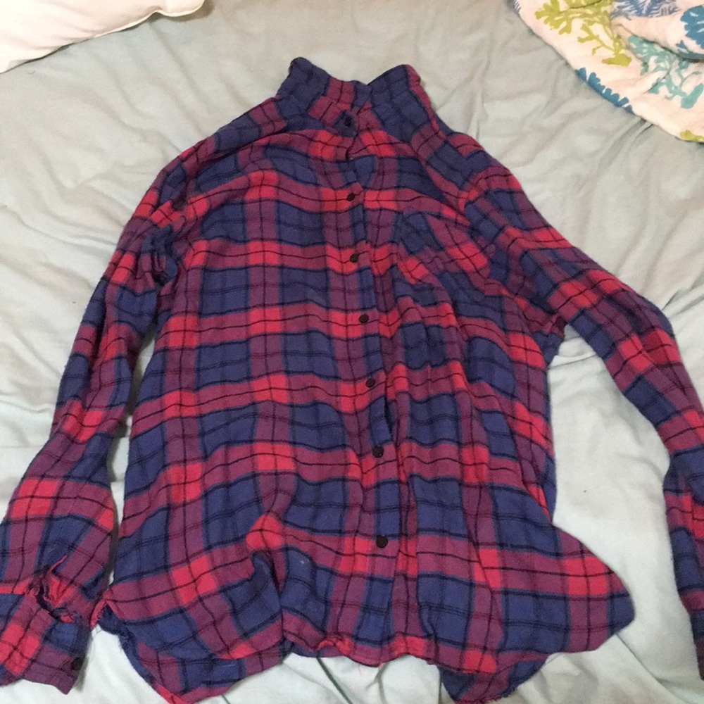 i am selling a button up shirt